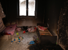 В Житковичах на пожаре мужчина спас мать с двумя детьми